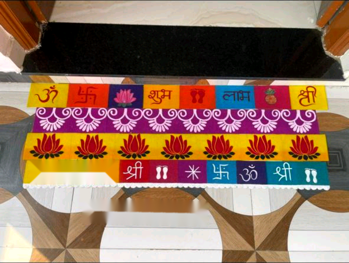 Darbar Hanging Pillar Borders